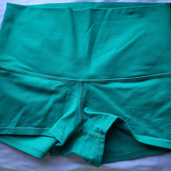 LULULEMON SHORTS - Picture 2 of 3